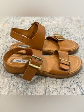 Steve Madden Cognac Platform Sandals Size women’s 11 Buckle Strap Chunky Summer